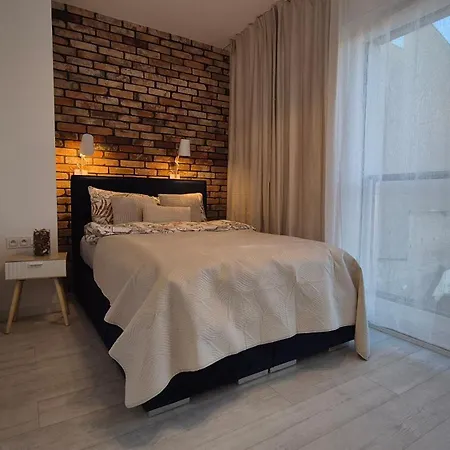 Апартаменты St Wojciech Hill Apartment, Free Parking, Air-conditioning, Self Check-in 24h