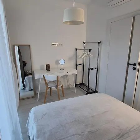 St Wojciech Hill Apartment, Free Parking, Air-conditioning, Self Check-in 24h * Познань