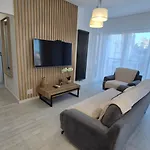 St Wojciech Hill Apartment, Free Parking, Air-conditioning, Self Check-in 24h Poznan