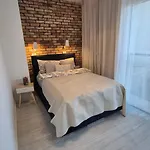 St Wojciech Hill Apartment, Free Parking, Air-conditioning, Self Check-in 24h Apartment Poznan