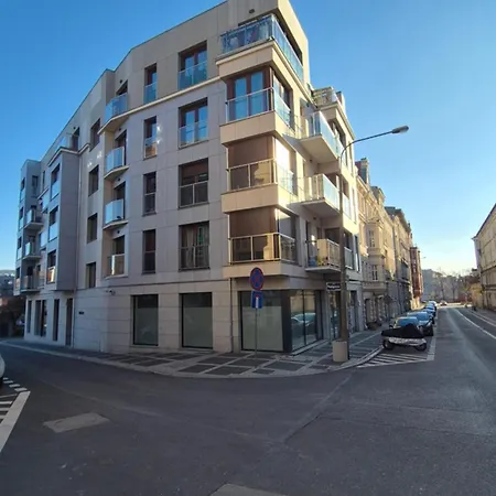 St Wojciech Hill Apartment, Free Parking, Air-conditioning, Self Check-in 24h * Poznań