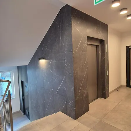 St Wojciech Hill Apartment, Free Parking, Air-conditioning, Self Check-in 24h *