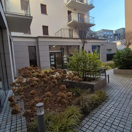 St Wojciech Hill Apartment, Free Parking, Air-conditioning, Self Check-in 24h 아파트 포즈난