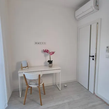 St Wojciech Hill Apartment, Free Parking, Air-conditioning, Self Check-in 24h 아파트 *