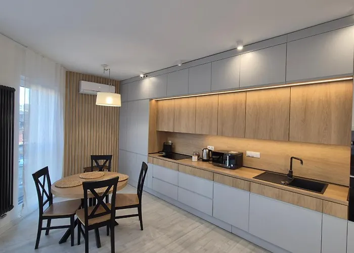 St Wojciech Hill Apartment, Free Parking, Air-conditioning, Self Check-in 24h