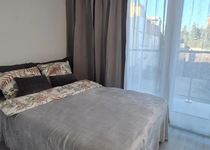 St Wojciech Hill Apartment, Free Parking, Air-conditioning, Self Check-in 24h